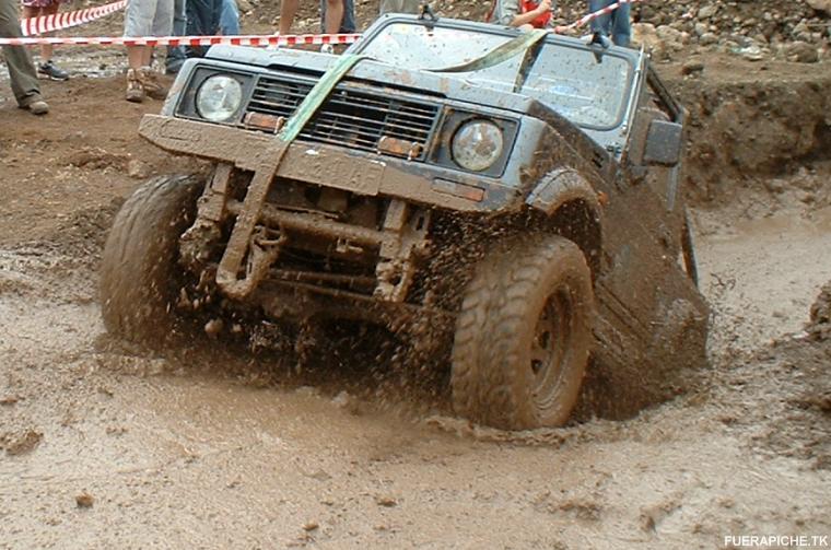 Suzuki Samurai trial 4x4